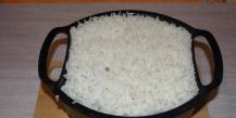 دستور تهیه: برنج با سبزیجات و سینه مرغ - با سس تریاکی