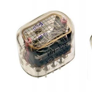 Мішок транзисторів, зсувні регістри, Ардуїна — робимо ламповий годинник.