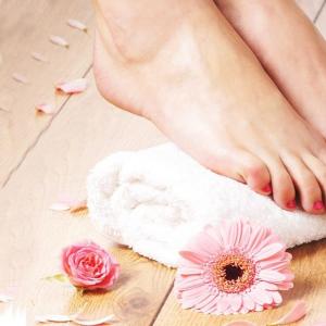 Fashionable spring-summer pedicure: trends, photos, videos Spring-summer option for every day
