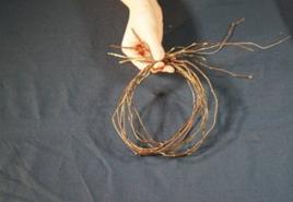 نحوه ساخت تاج گل با دستان خود: پایه، قاب و دکوراسیون