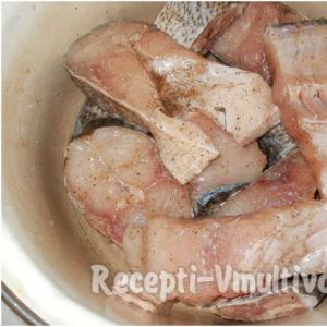 Carpe argentée cuite au four Compote de carpe argentée aux betteraves et oignons