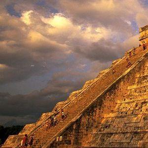 Prestasi ilmiah masyarakat dan teknologi Maya